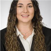 Profesora de lengua apta para todas las edades, especialmente para niños y niñas de infantil y primaria.